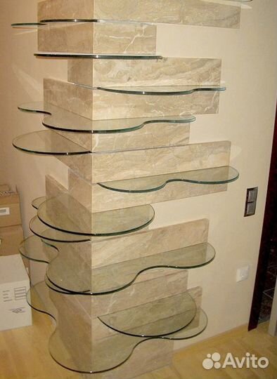 Полка из стекла