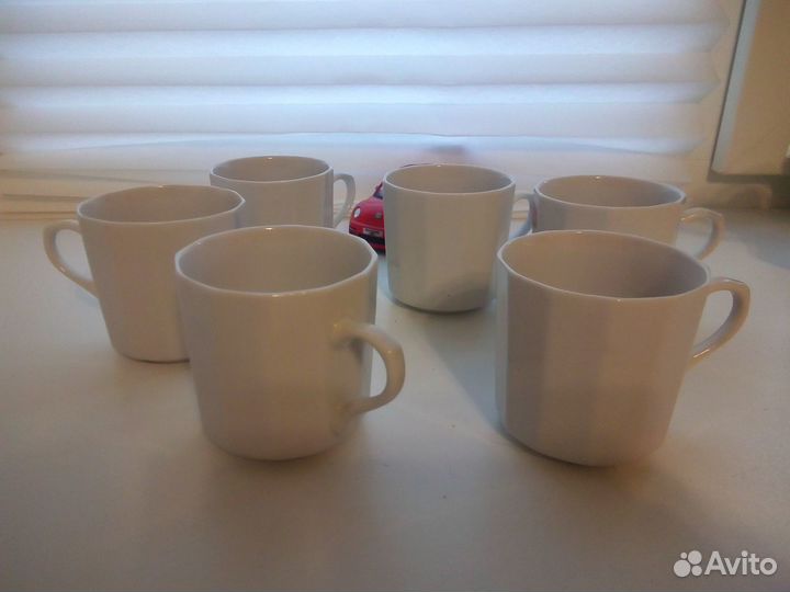 Белые чашки с блюдцем 6 шт