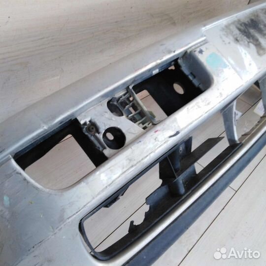 Бампер передний Volkswagen Passat B4