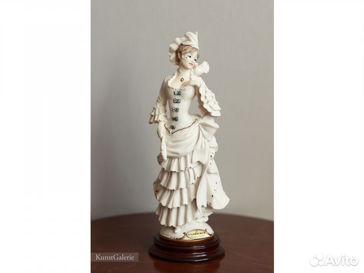 Little Dove Джузеппе Армани статуэтка Каподимонте