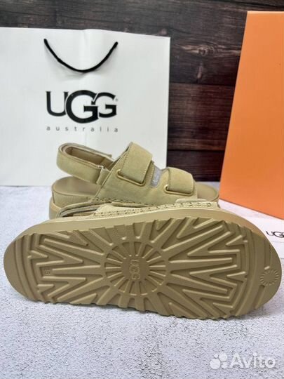 Сандалии на платформе Ugg