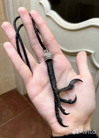 Подвеска с вороньими лапами