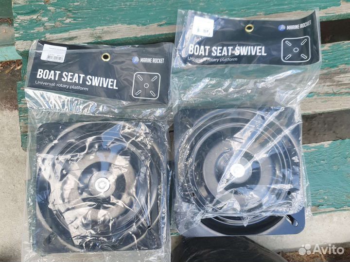 Поворотный механизм для кресла в лодку