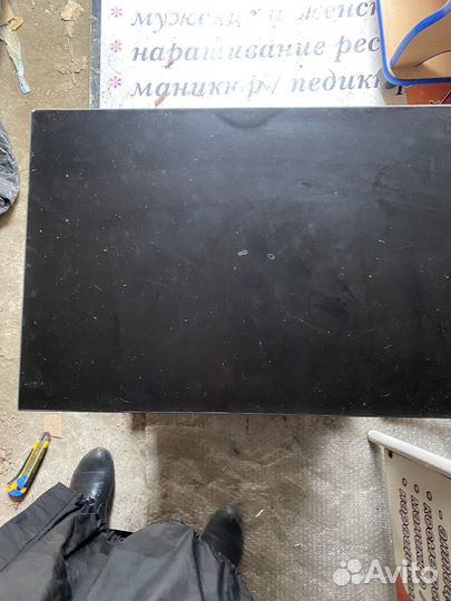 Тумба на колесиках, черная с полкой