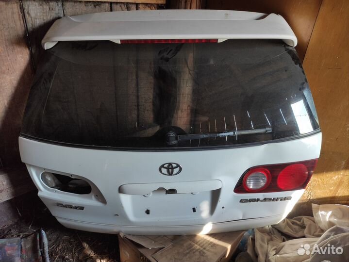 Задняя дверь toyota caldina 2001 год