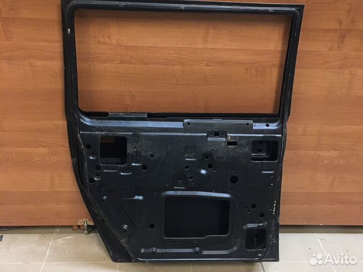 Дверь задняя Волга универсал газ 31022