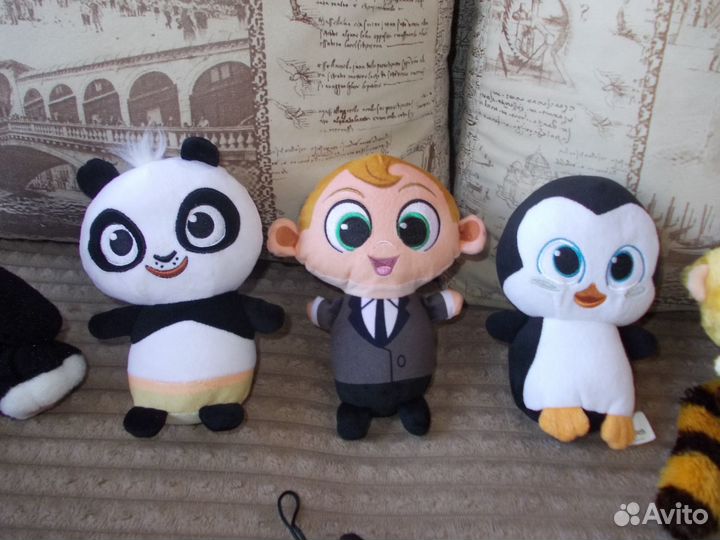 Новые соврем игрушки смурфик, пикачу, авокадо и др