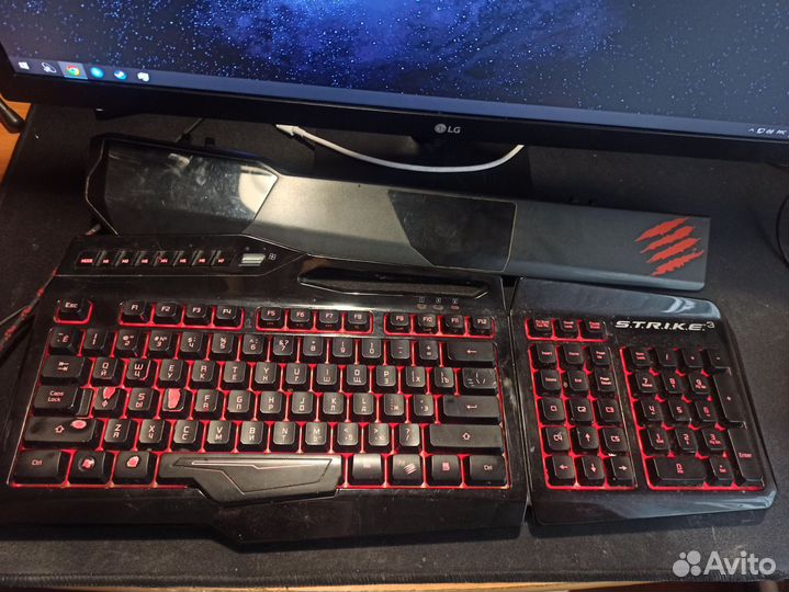 Игровая клавиатура и мышь