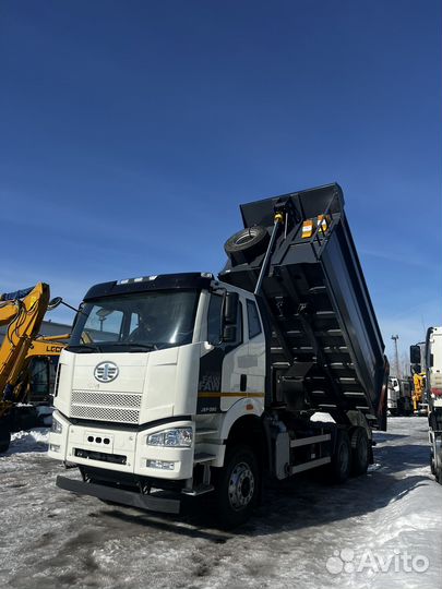 Водитель самосвала Faw 3-х осник