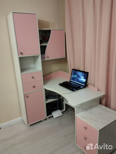 Комплект детской мебели для девочки