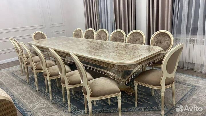 Столы и стулья