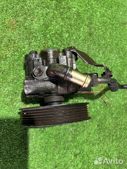 Насос гидроусилителя руля Toyota Avensis T250 1ZZ