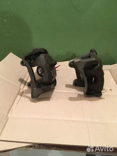 Правый передний, правый задний суппорт VAG 310/282