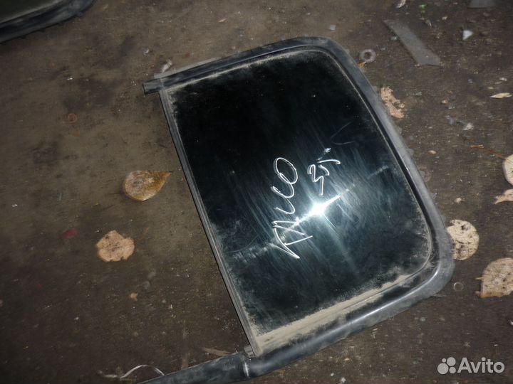 Форточка задняя левая Рено Клио