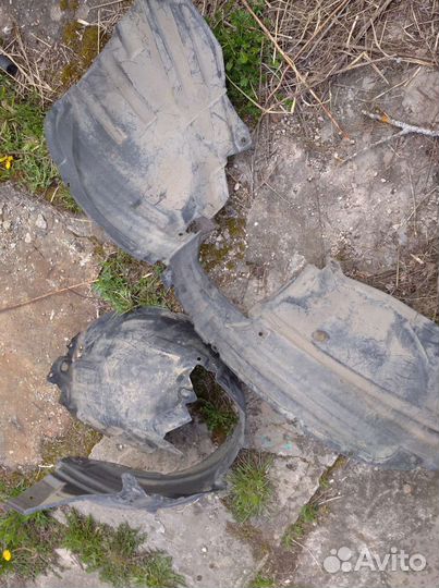 Подкрылок передний правый nissan juke