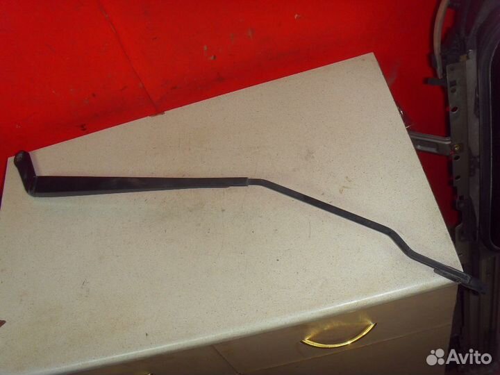 Поводок стеклоочистителя правый 6429S0 Peugeot 206