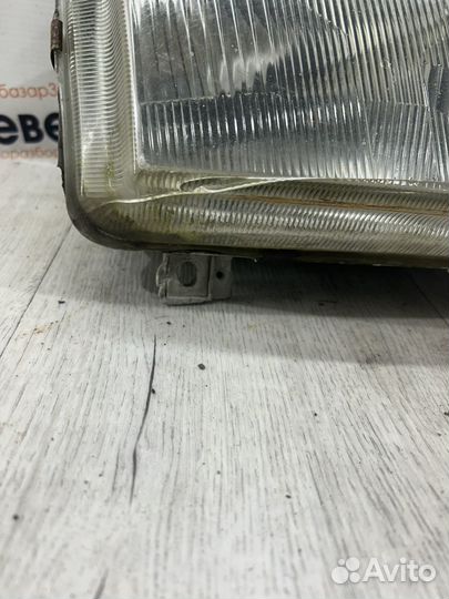 Фара правая Volkswagen Jetta 6