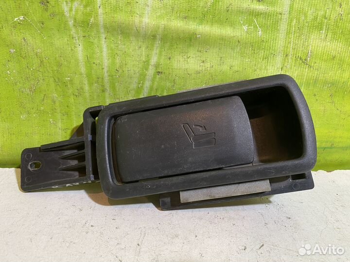 Ручка складывания заднего сиденья Toyota RAV4