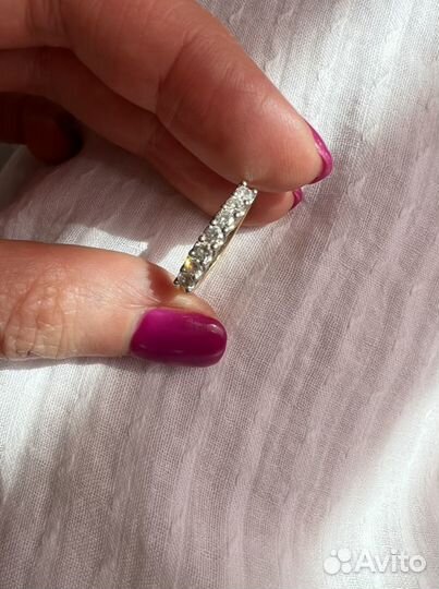 Золотое кольцо с бриллиантами дорожка