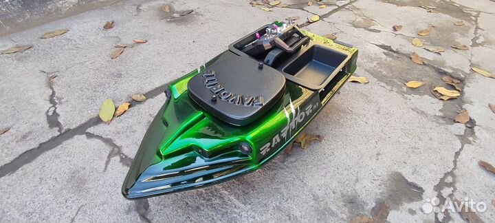 Кораблик для рыбалки с GPS автопилотом и глубиномр