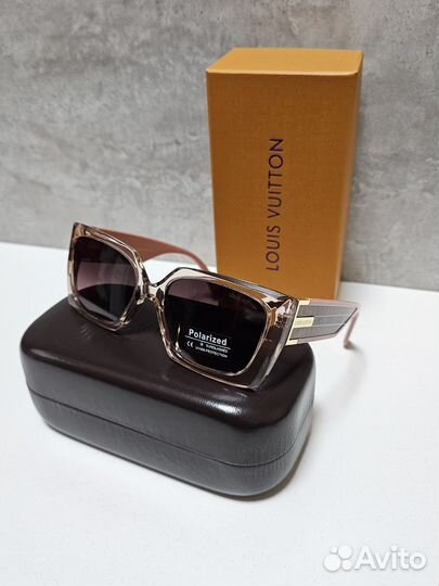 Солнцезащитные очки Louis Vuitton