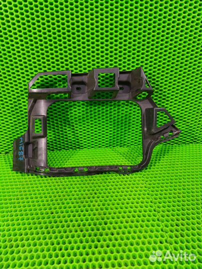 Кронштейн бампера задний левый Volkswagen Touareg