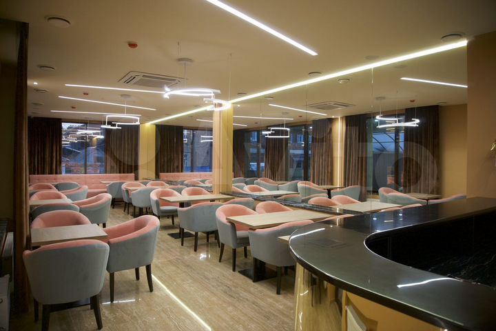 Гостиница, 889 м²