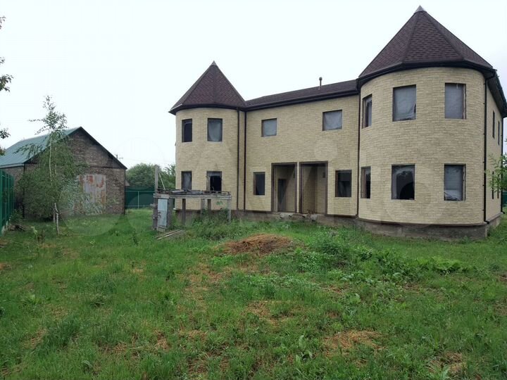 Дом 175 м² на участке 9 сот.