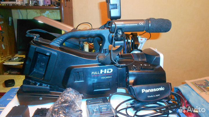 Профессиональная видеокамера Panasonik