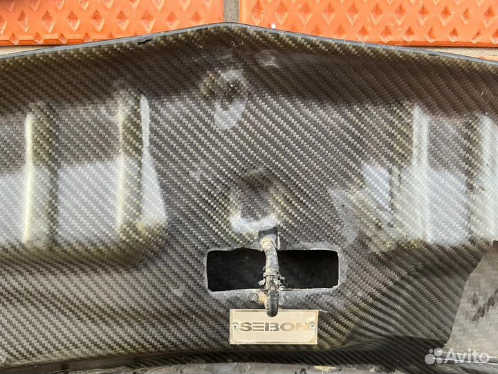 Карбоновый капот seibon на Mitsubishi EVO 7.8.9