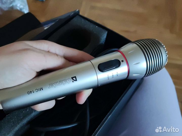 Микрофон проводной новый