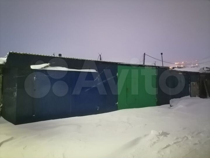 Гараж, > 30 м²