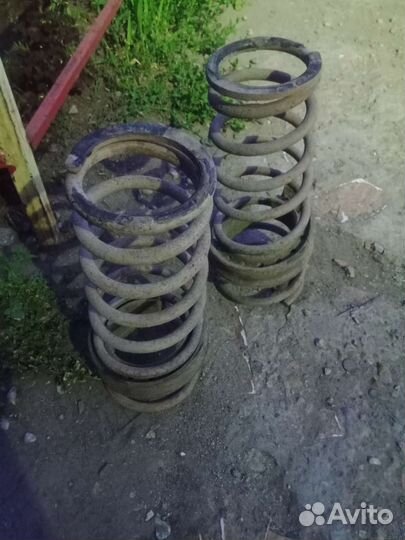 Пружины задние с баферами на Caldina