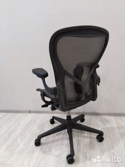 Кресло Herman Miller Aeron (C)