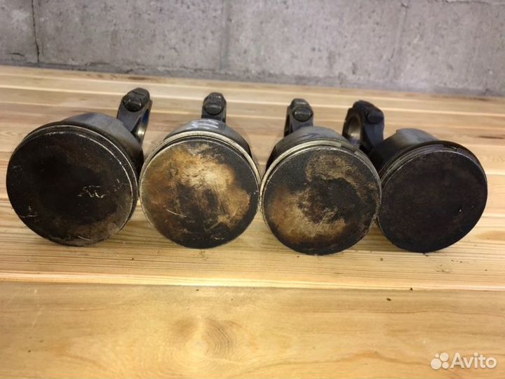 Шатун с поршнем Renault Logan седан K7J K7M 2011