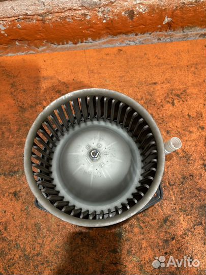 Моторчик отопителя Peugeot 4007