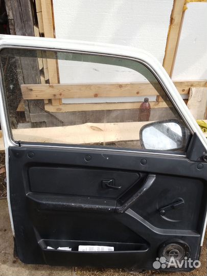 Двери ваз 2131'есть другие запчасти на ниву