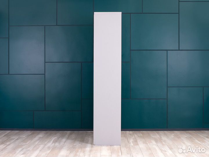 Металлический шкаф с полками bisley США