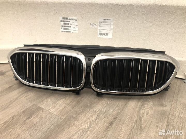 Решетка (жалюзи) радиатора BMW G30