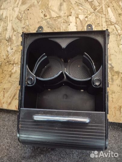 Бардачок подлокотника Vw Passat B6, CC, B7