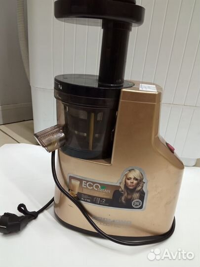 Соковыжималка Redmond RJ910