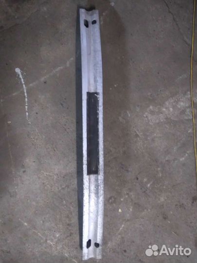 Усилитель переднего бампера Toyota Highlander