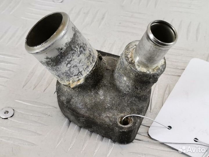 Корпус термостата Toyota Yaris P1 рест. 2005