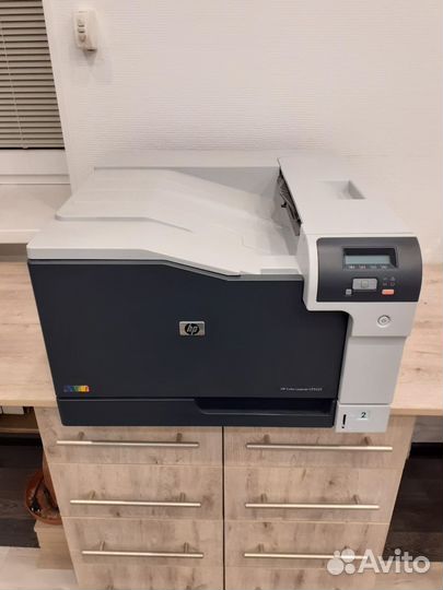 Цветной лазерный принтер HP Color LaserJet CP5225