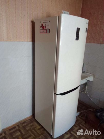 Холодильник с морозильным отделением LG No Frost