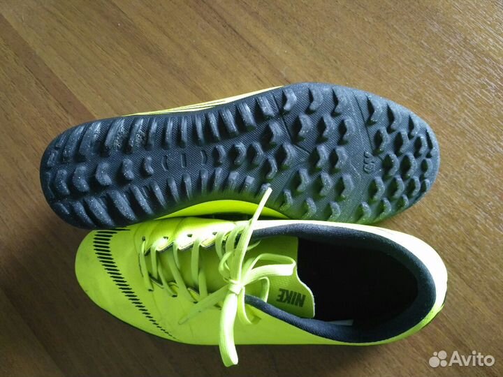 Шиповки футбольные Nike р. 40 RU