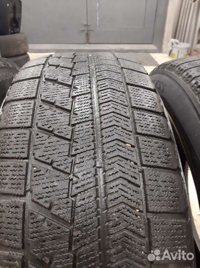 Bridgestone Blizzak VRX 215/65 R16