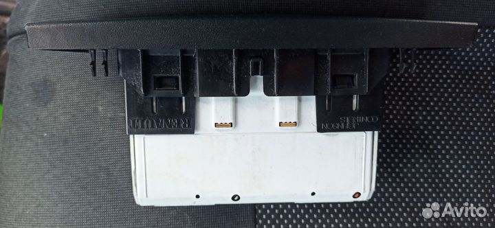 Дисплей с часами рено трафик