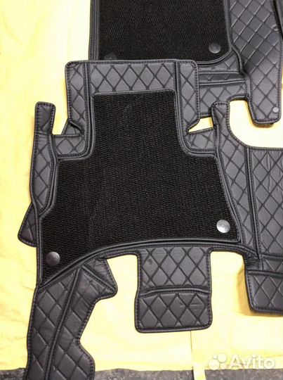 Автоковрики из экокожи 3D на toyota LC Prado