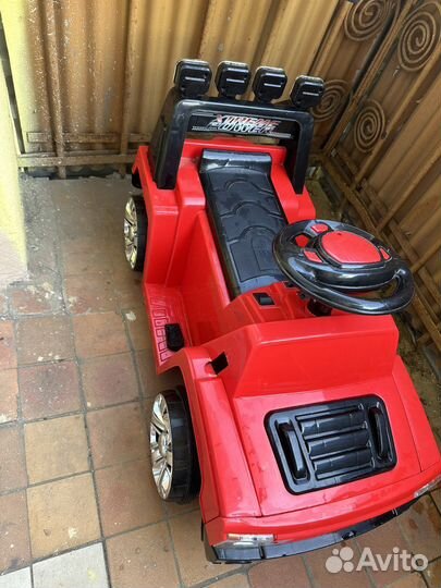 Детский электромобиль